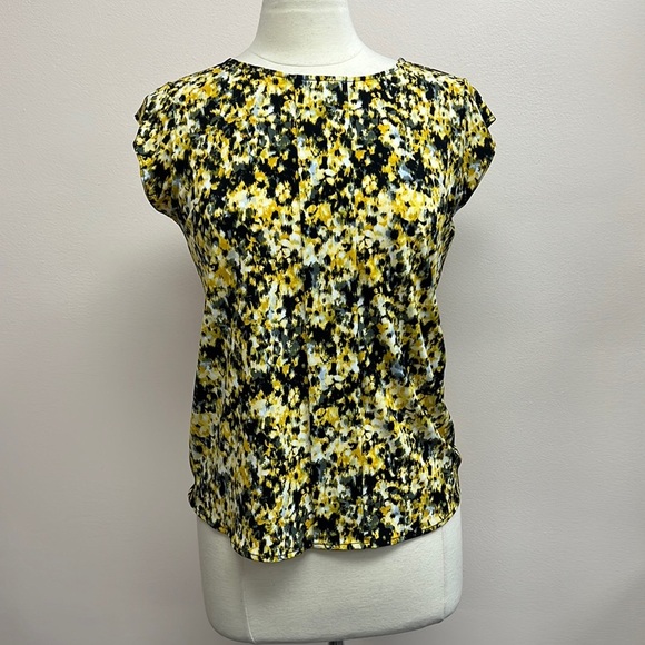 Tahari Tops - Tahari Sunflower Cap Sleeve Top in Black/Yellow Floral Print